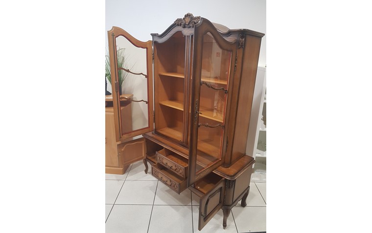 Armoire vitrine
