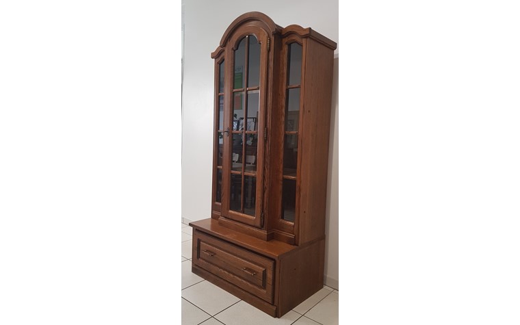 Armoire vitrine