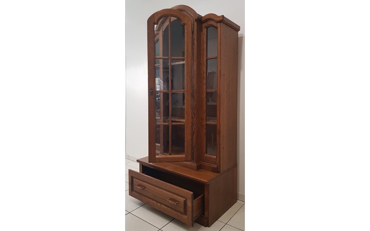 Armoire vitrine